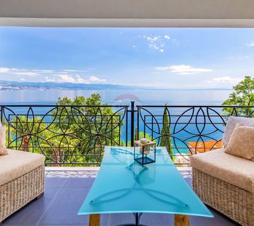 OPATIJA- luksuzan penthouse, sa terasom 80 m2, okućnicom 180 m2, parkingom, 150 m od mora - cover