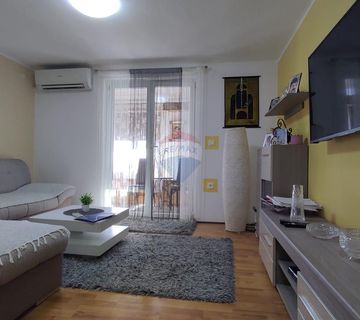 Istra, Umag - Prekrasna kuća prvi red do mora  - cover