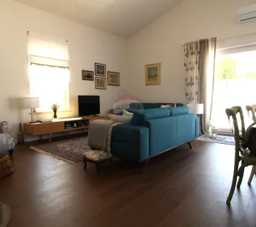 Istra, Tinjan - Samostojeća kuća s bazenom - cover