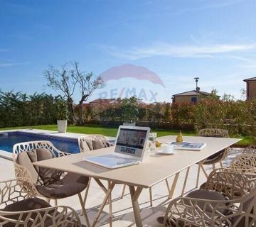 Vabriga, luksuzna vila - cover