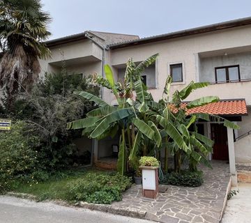 Poreč, okolica - legalizirana višestambena kuća sa pogledom na more - cover