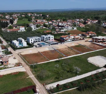 Kaštelir - građevinska parcela s građevinskom dozvolom za izgradnju villa odmah 809 m2 - cover