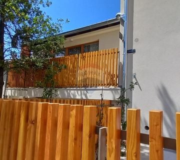 Istra,Pula centar, nova, luksuzna kuća s 3 apartmana - cover
