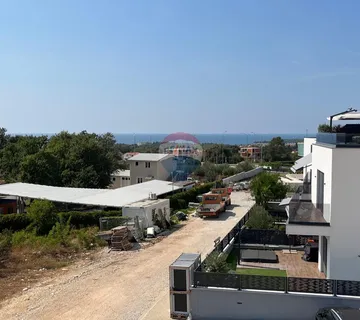 Istra, Poreč - trosoban stan sa pogledom na more - cover