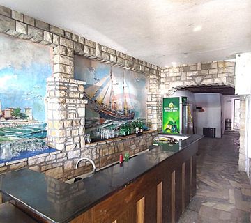 Istra,Umag,Kuća i restoran,prvi red do mora za adaptaciju. - cover