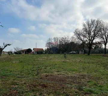 Istra, Medulin, tri negrađevinska terena na rubu urbanizacije - cover