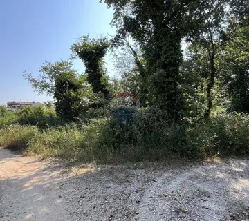 Istra, Poreč, okolica - građevinsko zemljište na rubu manjeg naselja - cover