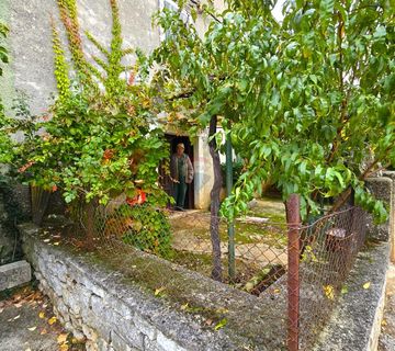 Rovinj,okolica-9km-kuća+876m2 građevinskog zemljišta - cover
