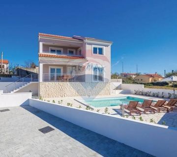 LINARDIĆI-obiteljska villa - cover