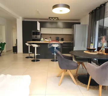 Istra, Novigrad - Dvosoban stan u prizemlju 900 metara do mora - cover