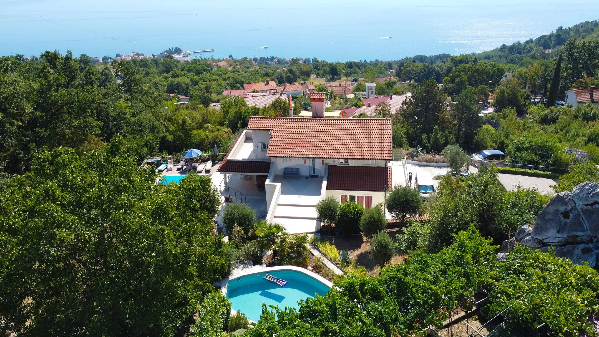 OPATIJA,LIGANJ- penthouse s bazenom, okućnicom, pogledom na more - cover