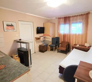 Medulin, Premantura | Kuća 52m2, terasa, tri parkirna mjesta i garaža - cover