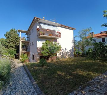 Istra, Pula - prostrana samostojeća kuća na Velom Vrhu - cover