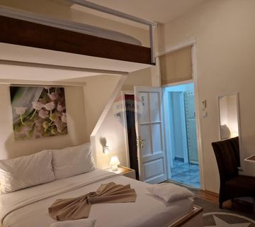 Apartman u centru Rijeke - cover