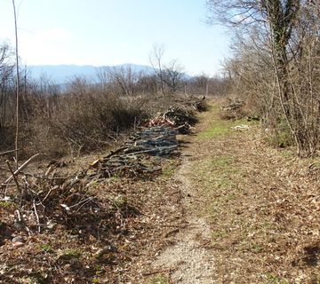 VIŠKOVO- građevinsko zemljište 1117 m2 + negrađevinsko 497 m2 - cover