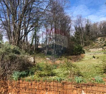 Odličan građevinski teren od 611 m2,centar Matulja- ekskluzivno samo kod nas! - cover