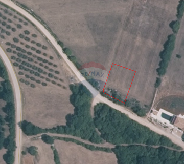 Istra, Kanfanar - 1494 m2, 2 zemljišta s garađevinskom dozvolom - cover