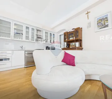 Opatija, Volosko, 2.red do mora, najam - cover