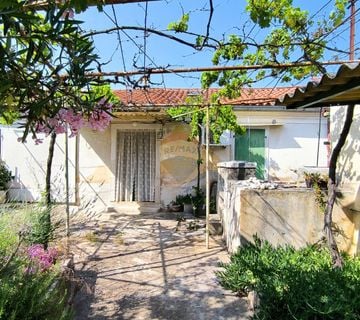 ISTRA, PULA - kuća s dvorištem - cover