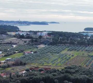 Rovinj - zemljište s pogledom na stari grad, more i otoke 9.000m2 - cover