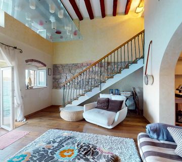 Rovinj,neponovljiva nekretnina na samom moru-230m2 - cover
