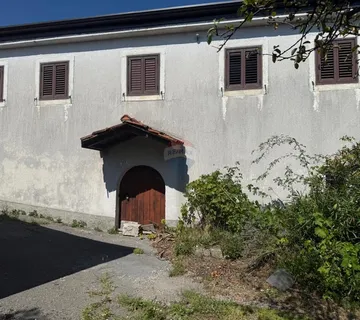 Viškovo - kamena kuća za renovaciju, 200 m2 - cover