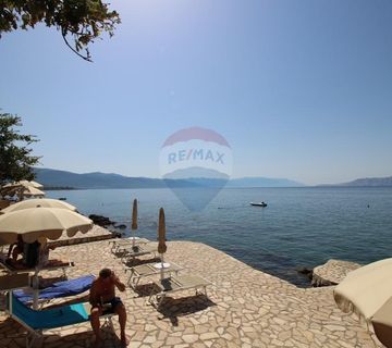 Novi Vinodolski, restoran uz more - cover