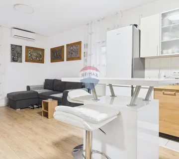 Zagreb, Kajzerica - dvosoban stan, tramvaj zona, parking - cover