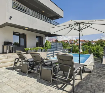 Istra, Medulin - luksuzna vila sa tri apartmana - cover