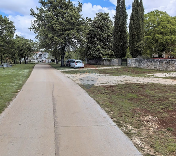 ISTRA, SV. LOVREČ - Građevinsko zemljište 989 m2 s priključcima i dozvolom - cover