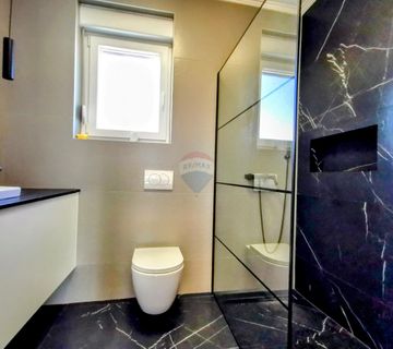 Kraljevica, Šmrika, vila s bazenom i pogledom na more - cover