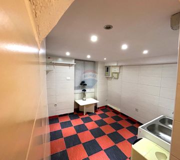 Rovinj,stari grad-10m2,poslovni prostor/spremište - cover