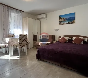 Poreč, Červar - Porat - stan na prvom katu 150 m od mora - cover