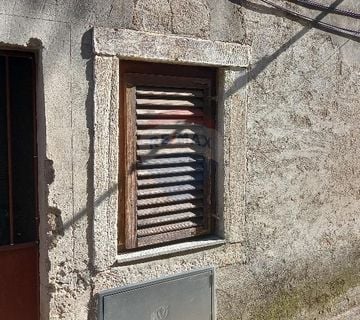 Istra, Vodnjan, stan za renoviranje u zgradi,stara jezgra - cover