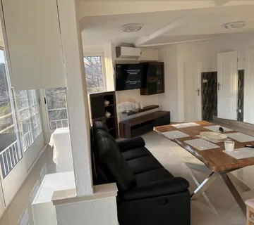 Rijeka, Sv. Kuzam - kuća s 2 stana i terasom - cover