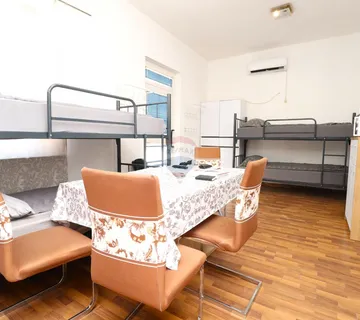 Zagreb, Donje Svetice – kuća za radnike, 55m2 - cover