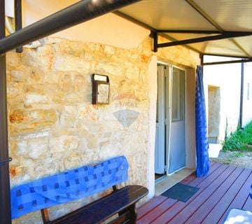 TAR - kuća sa 4 apartmana na prodaju - cover