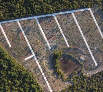 Istra, Barbariga, zemljište površine 443m2 - cover