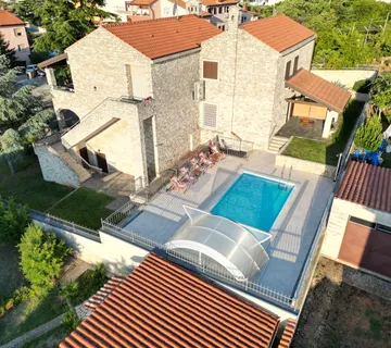 Istra,Pula,Vila sa dva stana 400 m do mora - cover