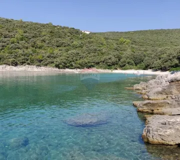 Istra, Kavran, negrađevinsko zemljište 1. red do mora - cover