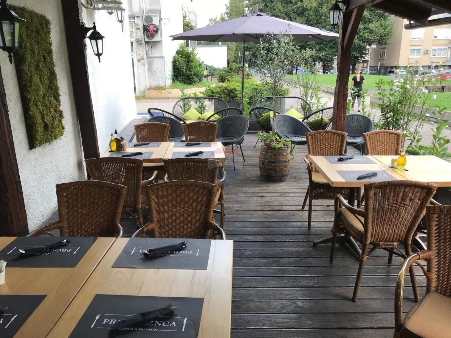 Zagreb, Maksimir, ugostiteljski objekt 110 m2 + terasa 80 m2 - cover