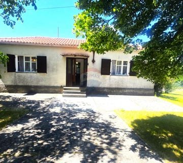 Istra,Lupoglav-Kuća prizemnica s velikom okućnicom - cover