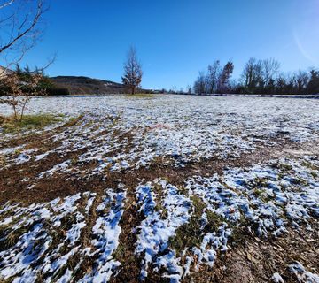 Istra, Karojba - građevinsko zemljište 1225 m2 - cover
