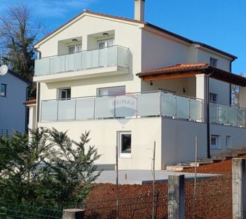 Istra, Svetvinčenat, kuća sa bazenom i pogledom na stari grad - cover