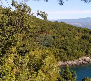 LOVRAN - MEDVEJA - GRAĐEVINSKI TEREN - UZ MORE - cover