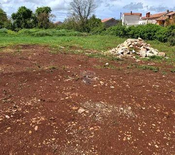 Istra,Veliki Vareški, građevinsko zemljište sa dozvolom za prizemnicu - cover