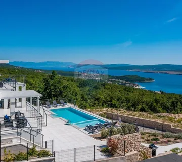 Crikvenica, Šmrika, moderna kuća s bazenom i pogledom na more - cover