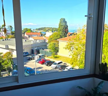 Rovinj, stan u zgradi, lift, pogled more, parking, drvarnica - cover