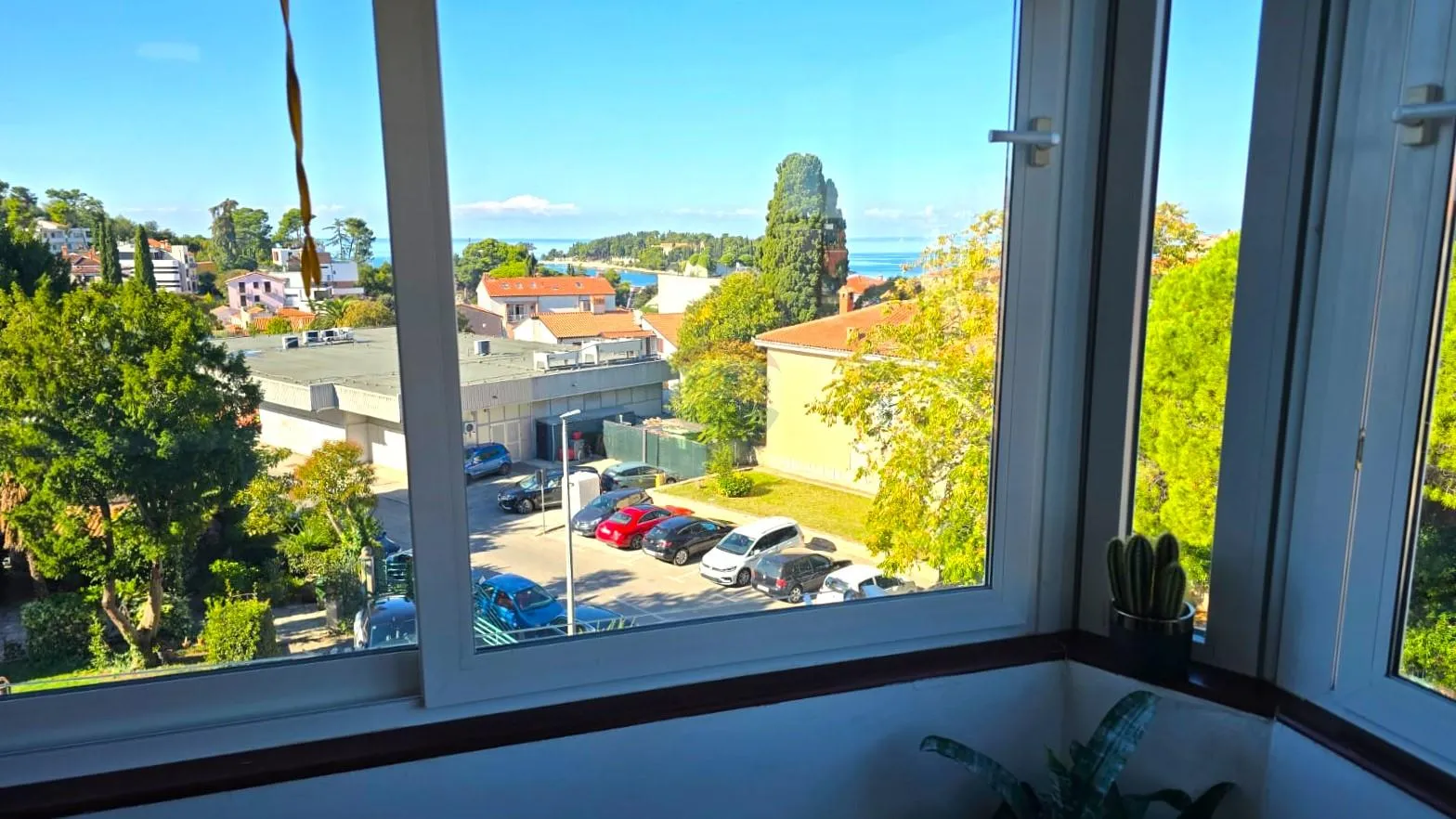 Rovinj, stan u zgradi, lift, pogled more, parking, drvarnica - cover