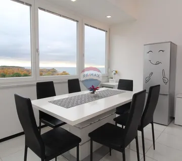 Istra, Novigrad - Dvosoban stan s pogledom na more u okolici - cover